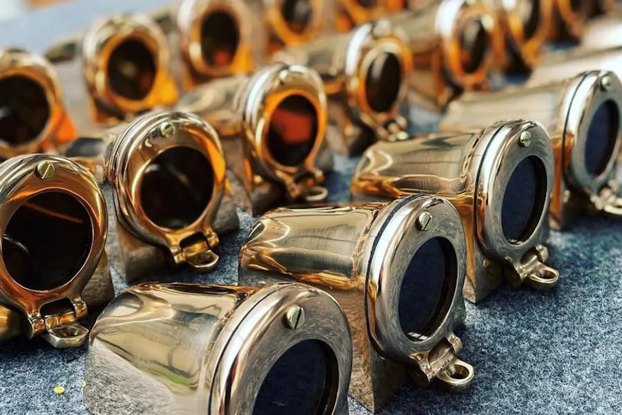 Davey Mast Deck Light