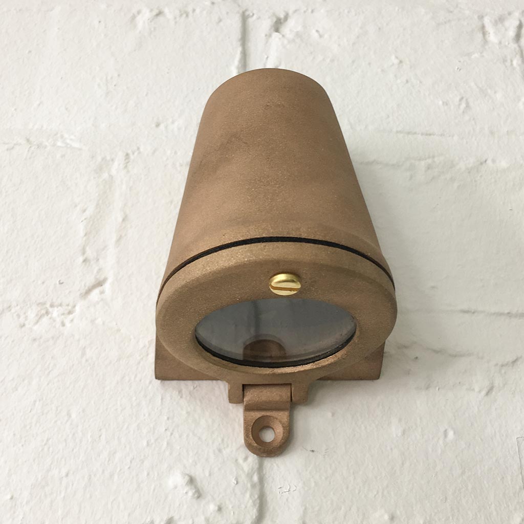 Davey and Co. Mast Light Sand Blasted Bronze 220v-240v