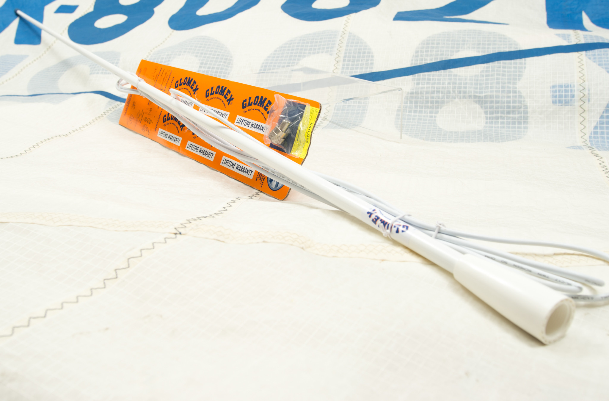 Glomex VHF Antenna 1.5m Fibreglass RA112