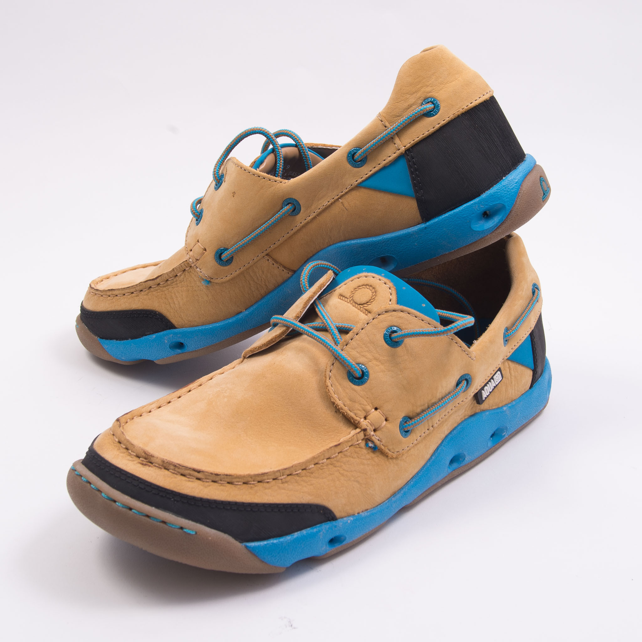 boat sneakers deck shoes